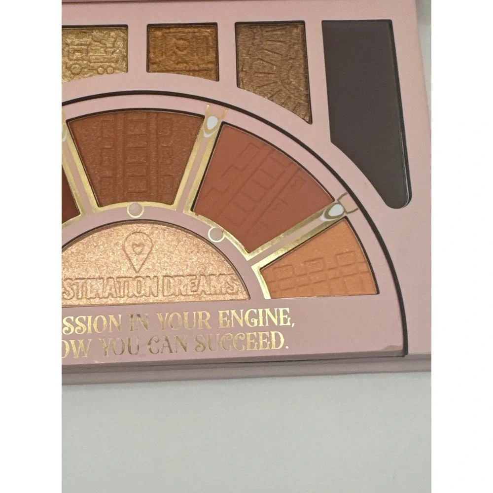 P Louise Keep On‎ Track Eye and Face Palette Warm Gold Brown Shimmer Matte BNIB